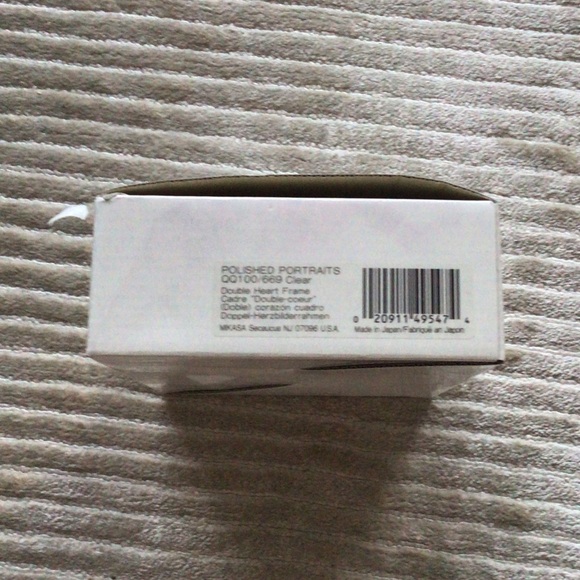 Mikasa Heart-Shaped Double Photo Frame - Picture 5 of 6